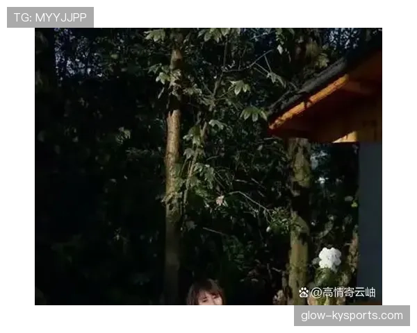 柳雅慧家里的茶几居然比我房租还贵，这生活简直跟我不是一个星球的样子